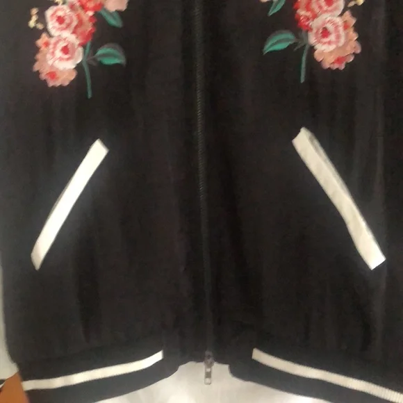 Embroidered baseball style jacket. White/black w/ gorgeous floral embroidery - Picture 9 of 13